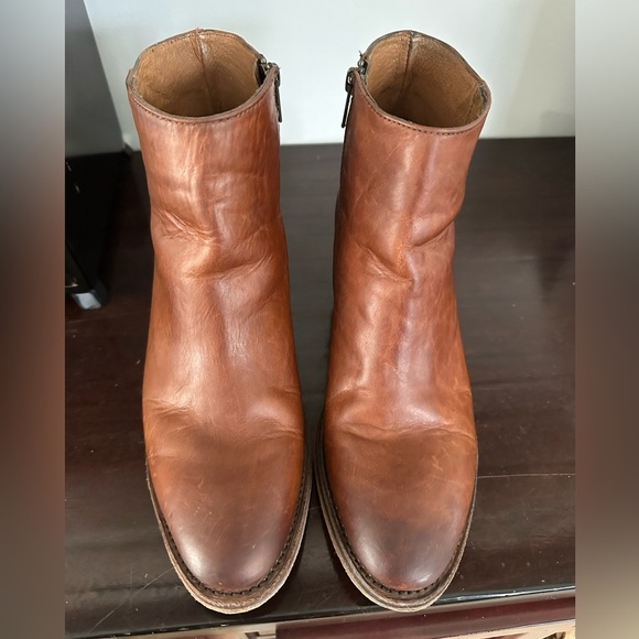 Frye Rosalia Cognac Brown Real Leather‎ Boho Comfy ZipUp Heeled Ankle Bootie - Picture 1 of 5